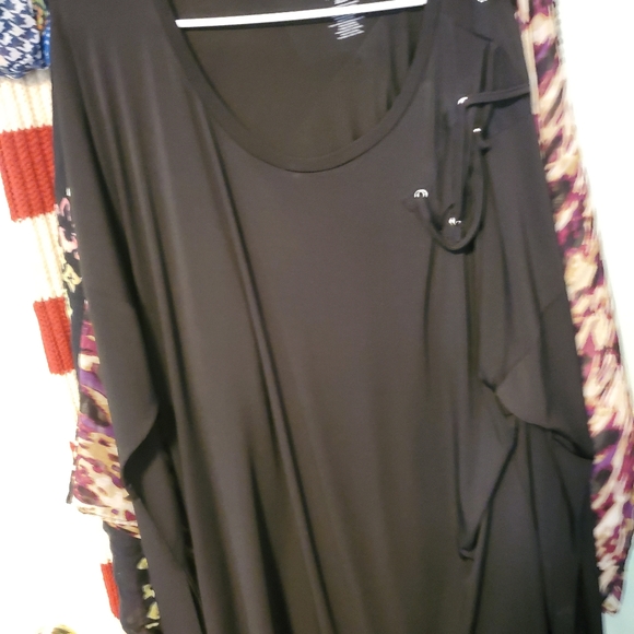 Top - Picture 3 of 3